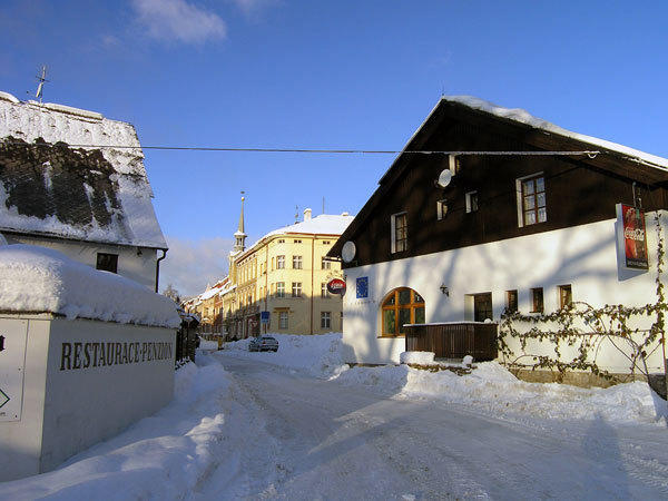Penzion Mestansky Dum Svoboda nad Úpou Buitenkant foto